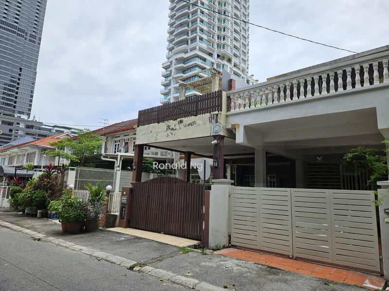 2 Storey Terrace Corner Kelawai Gurney - 4