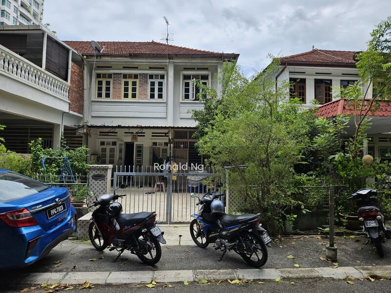 2 Storey Terrace Corner Kelawai Gurney - 3