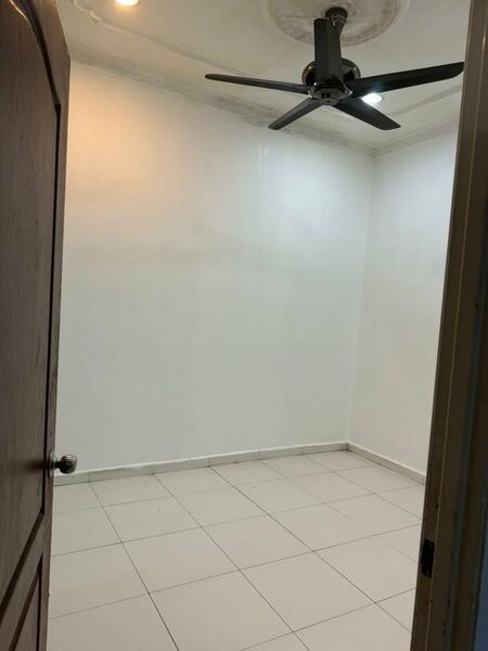 Taman Lapangan Kiara Single Storey House For Sales - 3