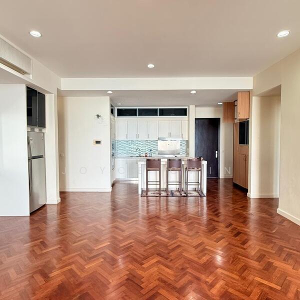 Quayside Seafront Resort Condominiums - 2