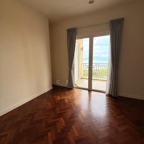 Quayside Seafront Resort Condominiums - 5