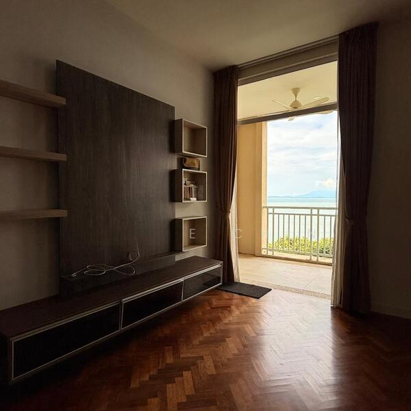 Quayside Seafront Resort Condominiums - 4