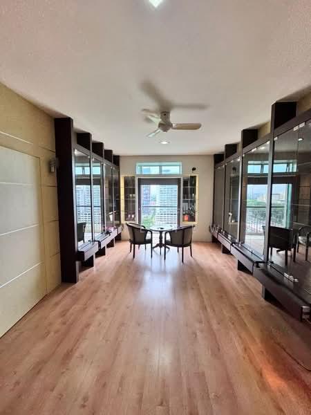 Lake View Suites - 1