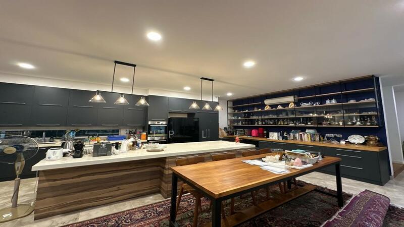 Noble Park Grand Pool Villas East Ledang - 3