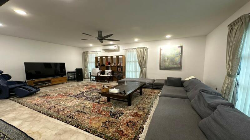 Noble Park Grand Pool Villas East Ledang - 1