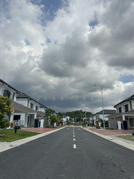 Precinct Arundina - 3