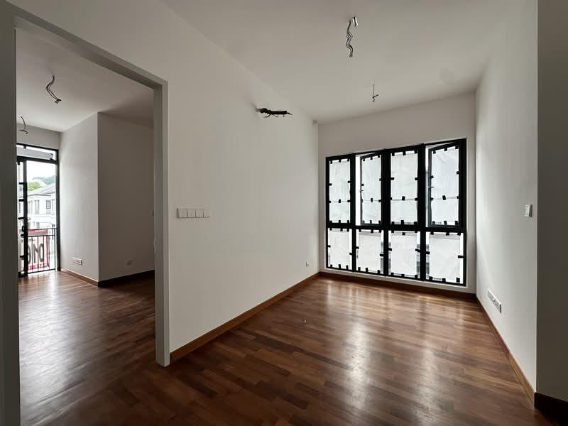 Precinct Arundina - 5