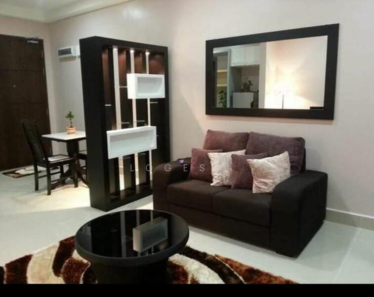 Shaftsbury Residence - 1