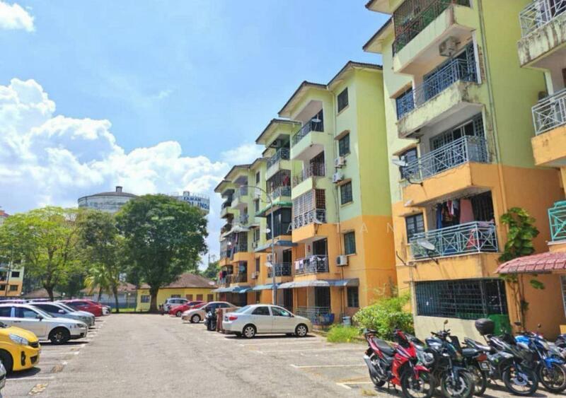 Lily & Jasmine Apartment - 1