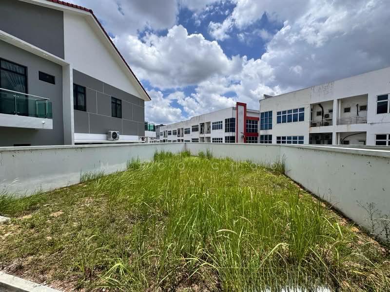 Taman Mount Austin - 3