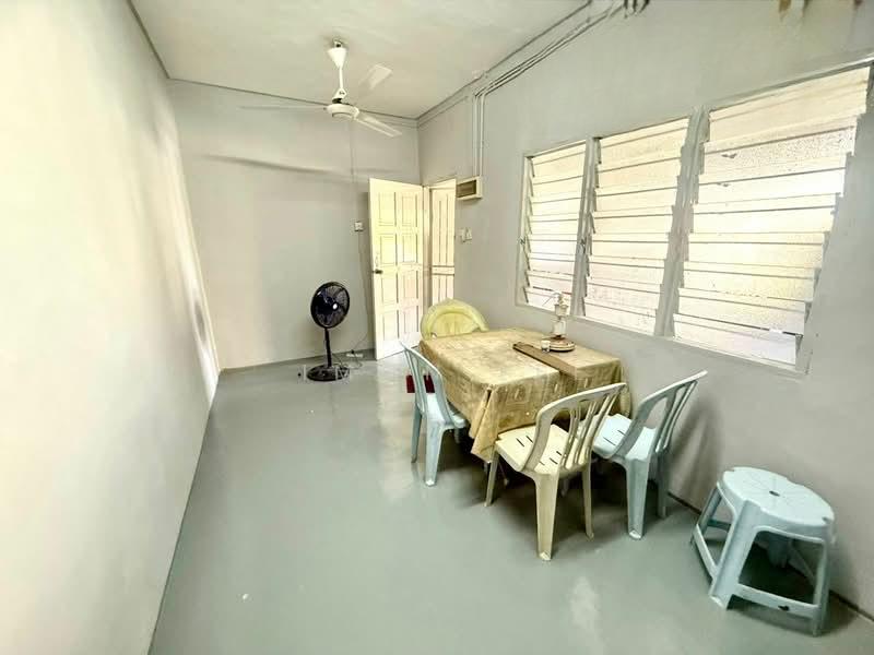 Kampung Teluk Panglima Garang - 1