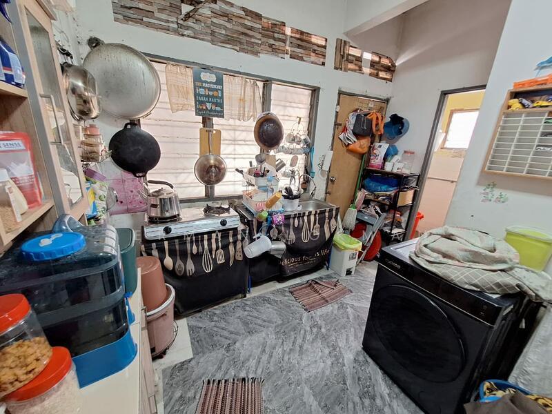 FACING OPEN NEAR MOSQUE 1 Storey Terrace Bandar Baru Kuala Selangor - 2