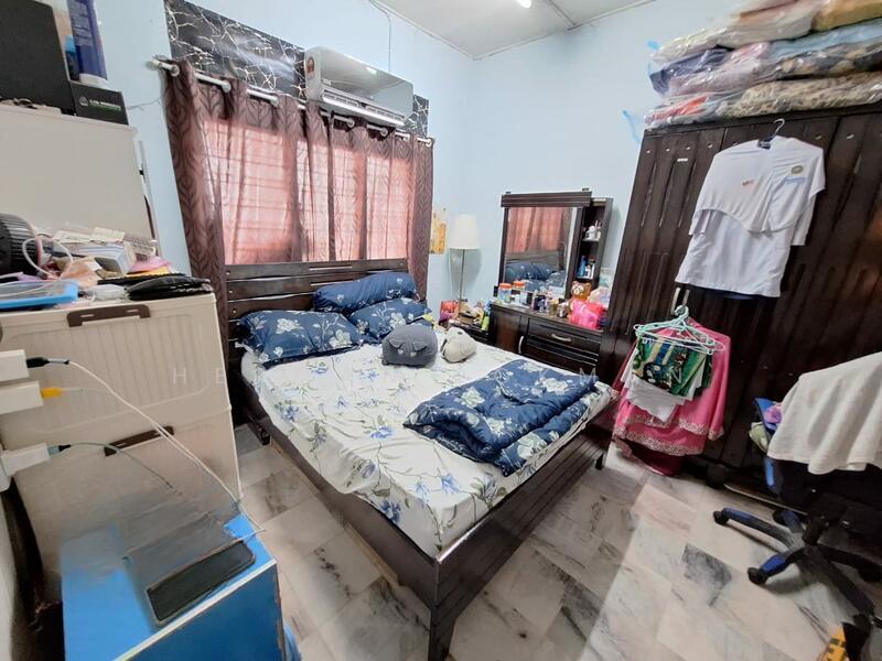 FACING OPEN NEAR MOSQUE 1 Storey Terrace Bandar Baru Kuala Selangor - 4