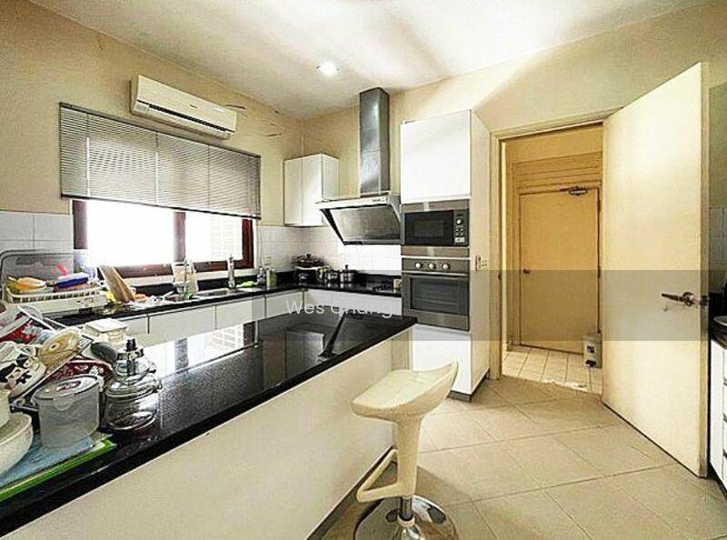 Surian Condominium - 4