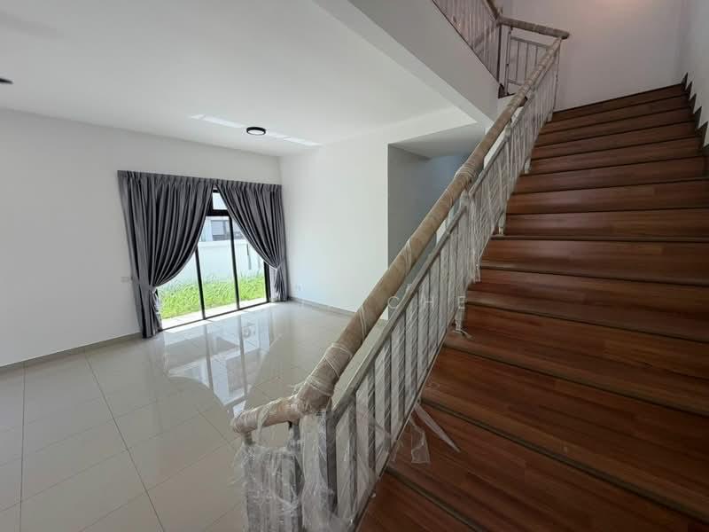 Garden Villas, Bukit Indah - 3