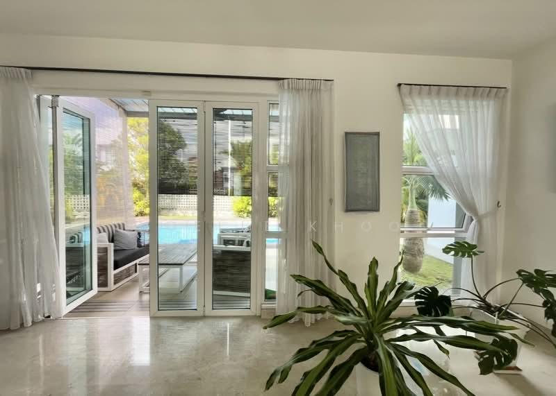 Noble Park Grand Pool Villas East Ledang - 1