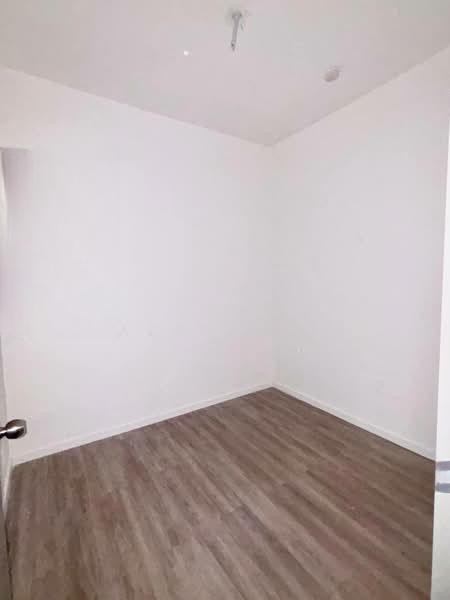 Lakefront Residence - 4