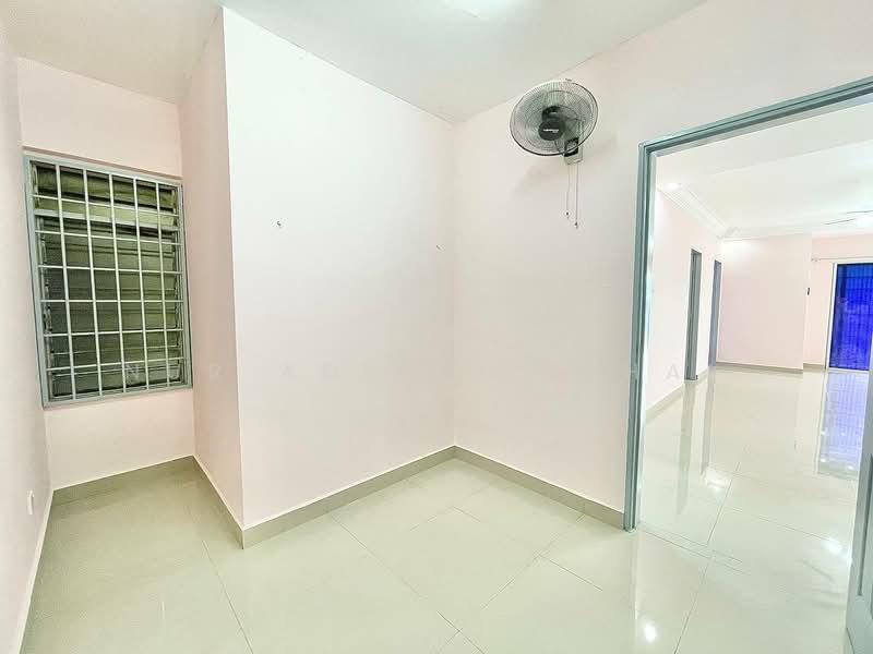 Lakeview Apartments - 2