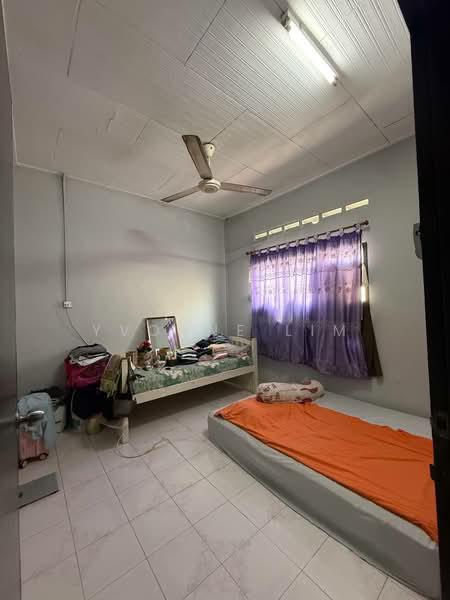 Taman Ungku Tun Aminah - 5
