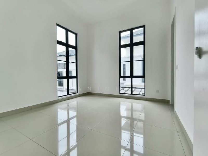 Setia Tropika Setia Tropika Setias Trooikas - 3