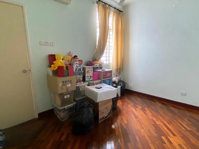 Puteri 12 - 4
