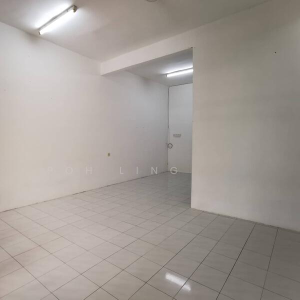 Pusat Perniagaan Jalan Raja Uda - 5