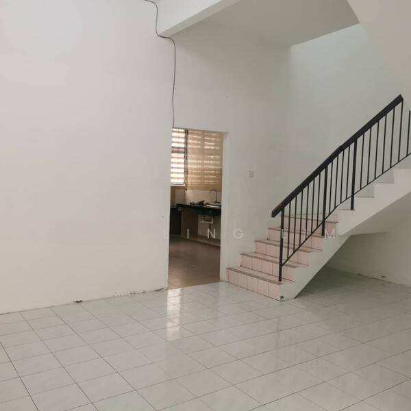 Pusat Perniagaan Jalan Raja Uda - 4