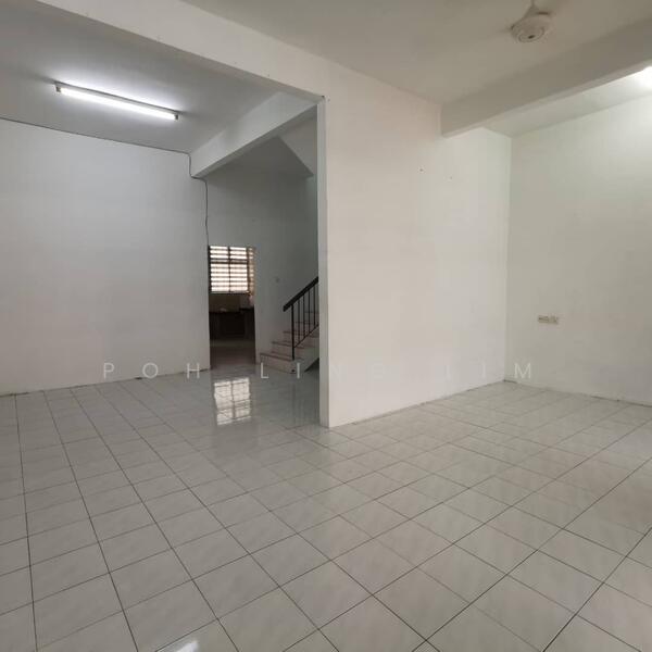 Pusat Perniagaan Jalan Raja Uda - 2