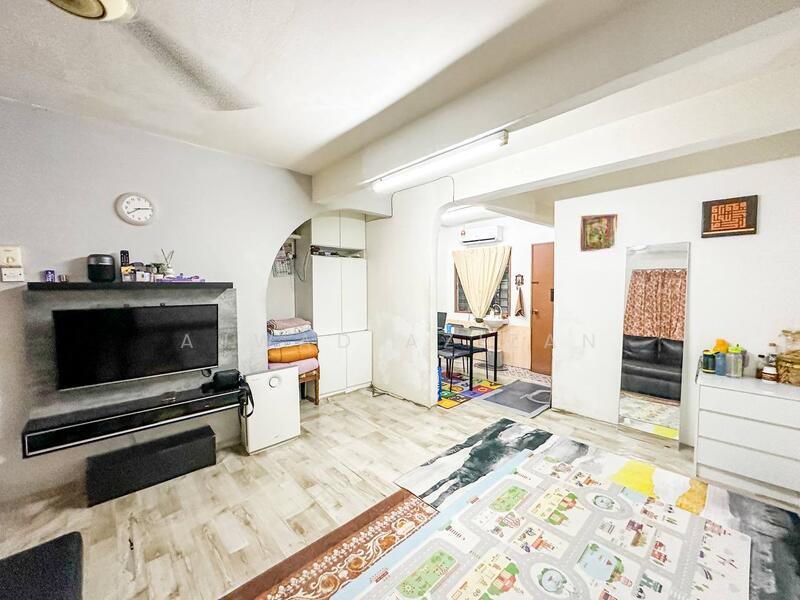 Taman Kantan Permai - 4