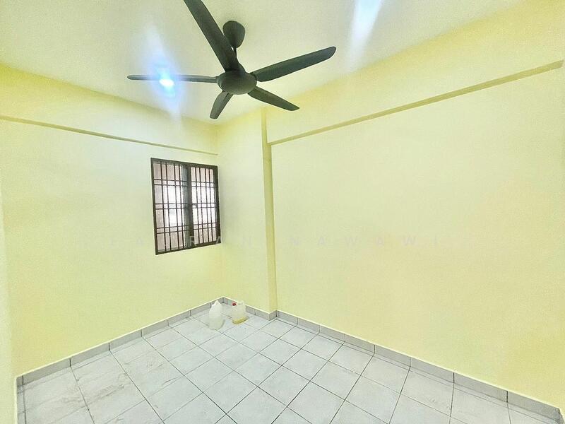 Pangsapuri Sri Cempaka - 5