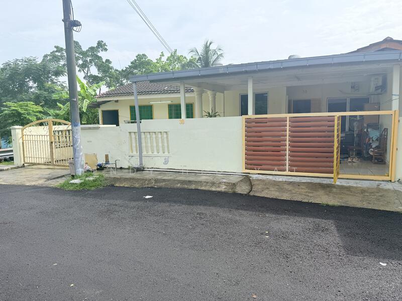 Single storey terrace Bandar kinrara - 1