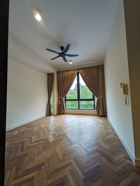 Avira Medini Iskandar - 1