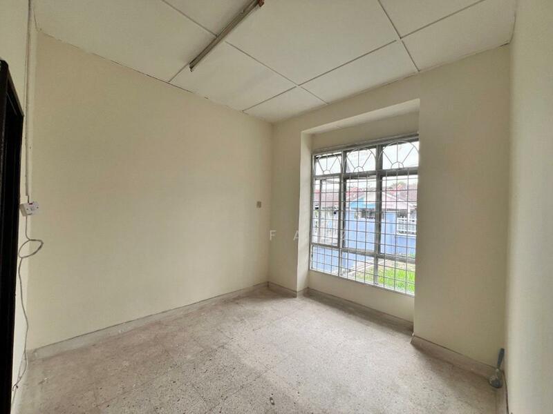 Taman Desa Cempaka Nilai - 4