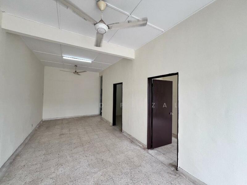 Taman Desa Cempaka Nilai - 3