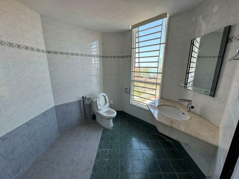 Gurney Beach Resort - 5