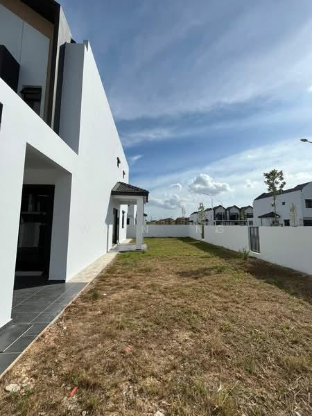 Dato Onn Corner Lot Unit - 2