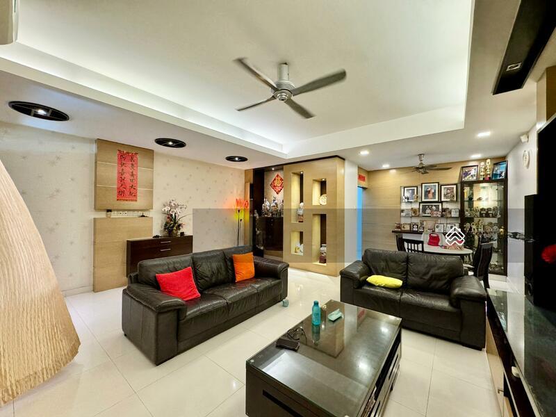 HILLVIEW GARDEN 3 STY TERRACE at RENOVATED - 1