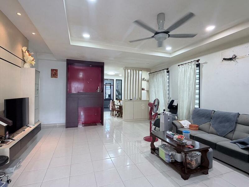 Taman Austin Duta, Jalan Austin Duta 2 - 1