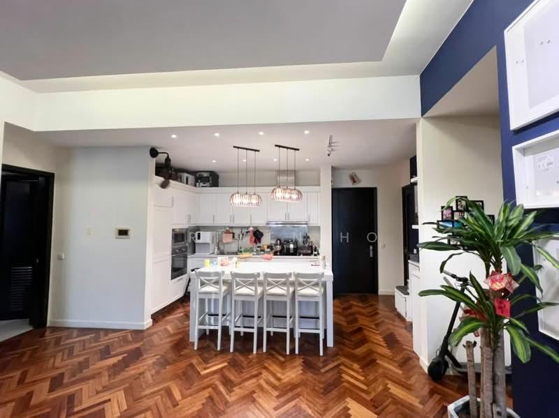 Quayside Seafront Resort Condominiums - 2