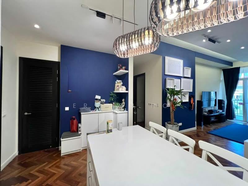 Quayside Seafront Resort Condominiums - 3