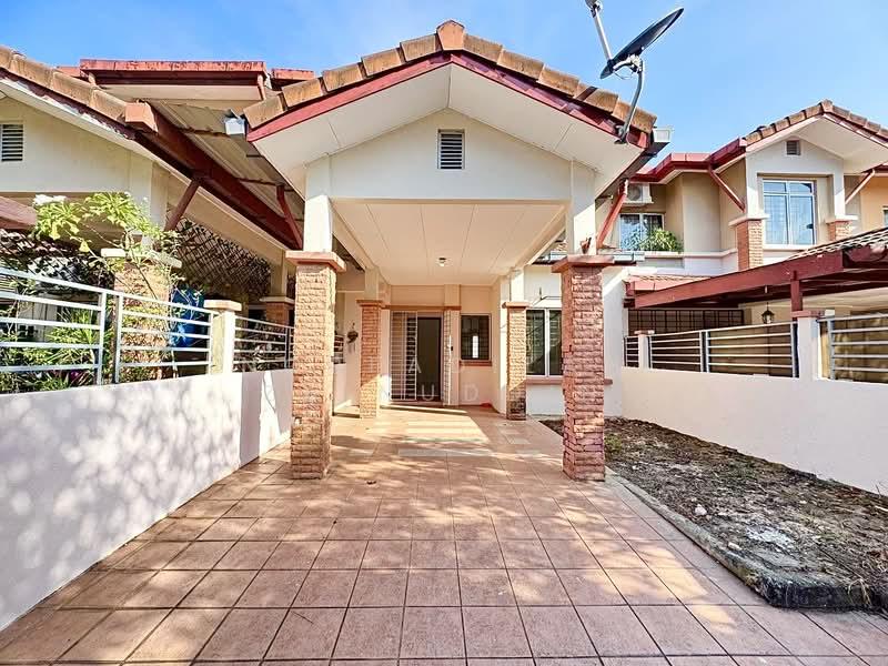 U16, Taman Bukit Subang - 1