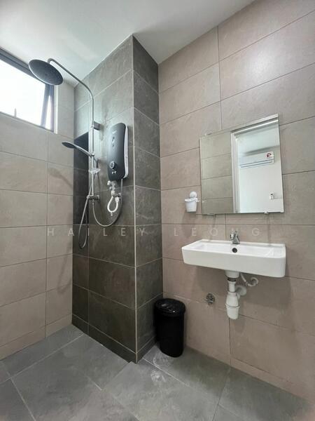 AraTre' Residences - 3