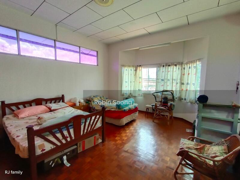 Freehold Corner 2 Storey Semi-D house at Ujong Pasir/Semabok - 3