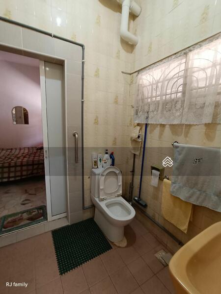 Freehold Corner 2 Storey Semi-D house at Ujong Pasir/Semabok - 5