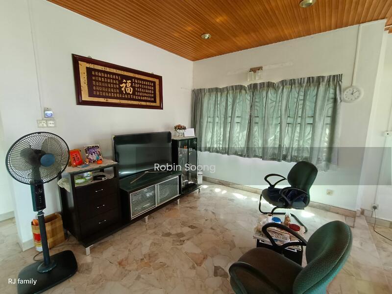 Freehold Corner 2 Storey Semi-D house at Ujong Pasir/Semabok - 4