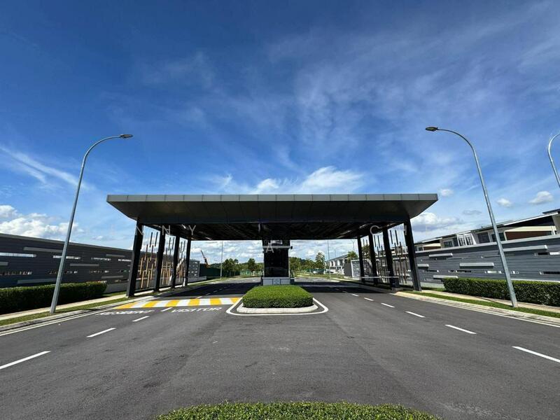 TAMAN IMPIAN EMAS (HONEYDALE RESIDENCE) - 1