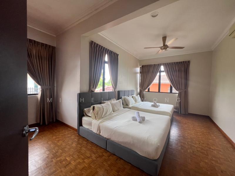 Bungalow at Bukit Kesenangan - 3