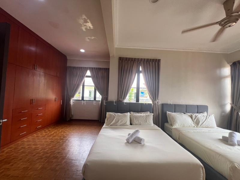 Bungalow at Bukit Kesenangan - 2