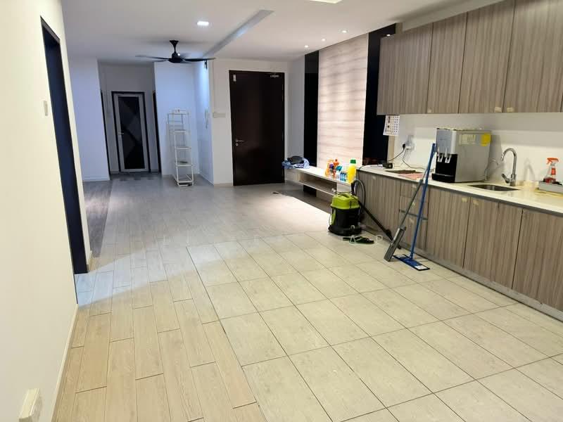 Lakefront Residence - 3