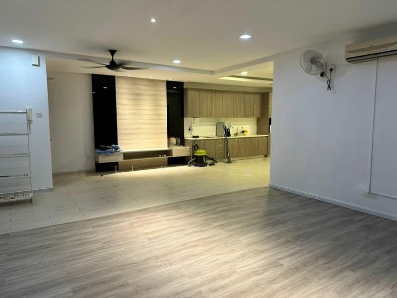 Lakefront Residence - 2